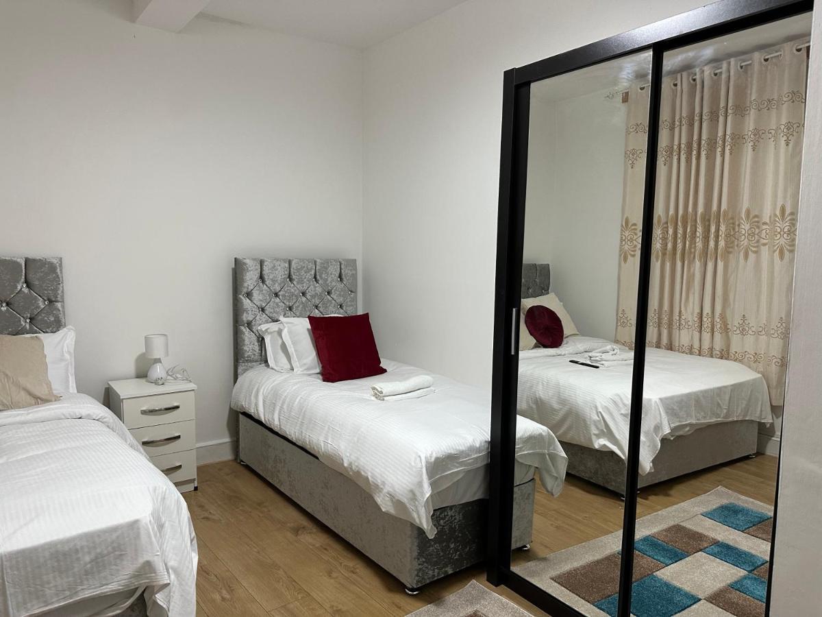 City Lodge Shadwell Лондон Экстерьер фото